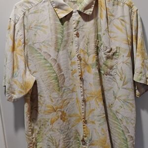 TOMMY BAHAMA 100% SILK HAWAIIAN SHIRT